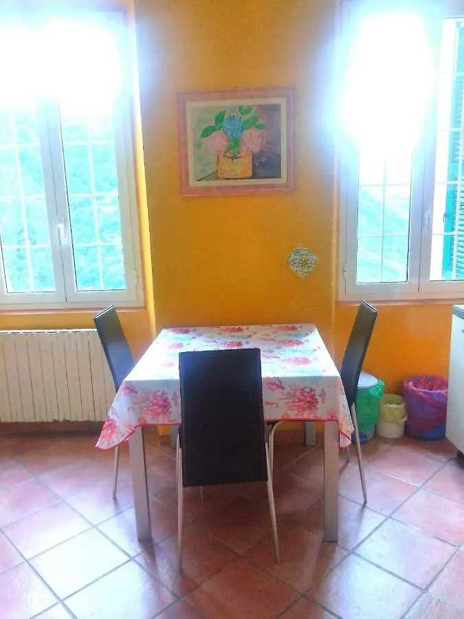 Montale  Appartamento Ortensia דירה Montale (Liguria)